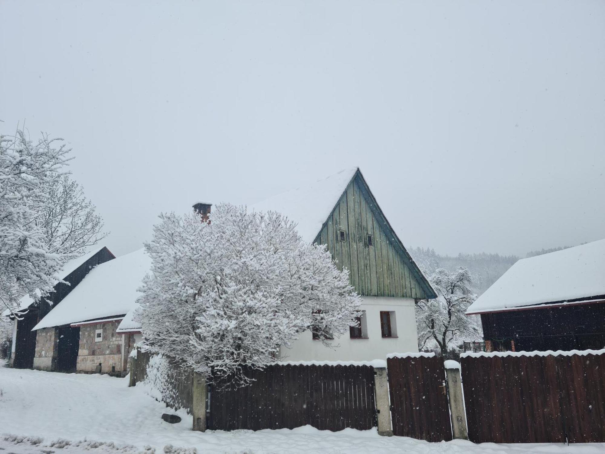 Вилла Chalupa Jestrebi Velke Svatonovice Экстерьер фото